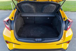 2019 Toyota C-HR - Thumbnail
