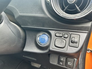 2017 Toyota AQUA - Thumbnail