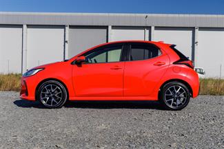 2020 Toyota Yaris - Thumbnail