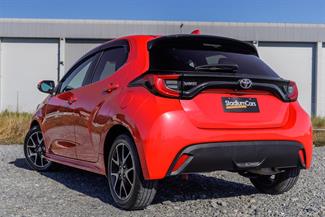 2020 Toyota Yaris - Thumbnail