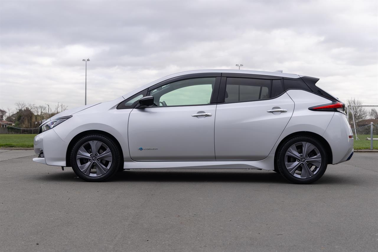 2022 Nissan LEAF