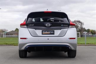 2022 Nissan LEAF - Thumbnail