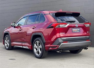 2020 Toyota RAV4 - Thumbnail
