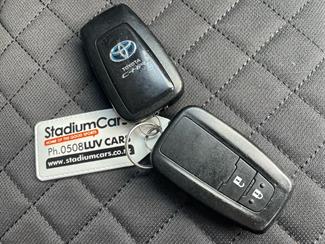 2017 Toyota C-HR - Thumbnail