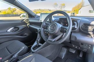 2021 Toyota Yaris - Thumbnail
