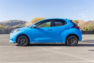 2021 Toyota Yaris - Thumbnail