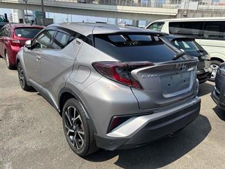2017 Toyota C-HR - Thumbnail