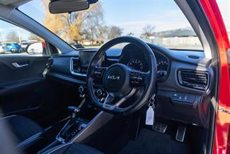 2024 Kia Stonic - Thumbnail