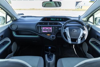 2013 Toyota AQUA - Thumbnail