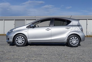2013 Toyota AQUA - Thumbnail
