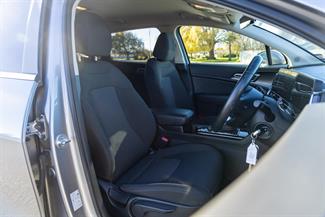 2022 Kia Sportage - Thumbnail