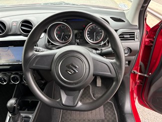 2017 Suzuki Swift - Thumbnail