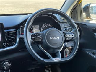2021 Kia Stonic - Thumbnail