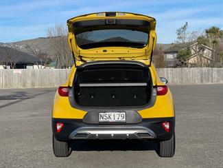 2021 Kia Stonic - Thumbnail