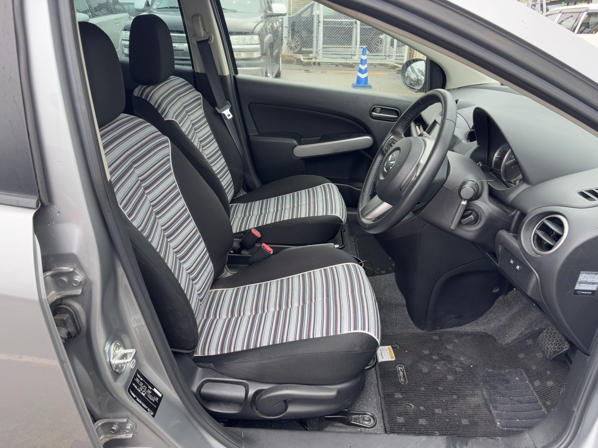 2013 Mazda Demio