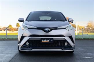 2017 Toyota C-HR - Thumbnail