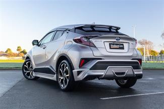 2017 Toyota C-HR - Thumbnail