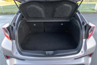 2017 Toyota C-HR - Thumbnail