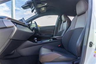 2017 Toyota C-HR - Thumbnail
