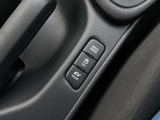 2020 Toyota Yaris - Thumbnail