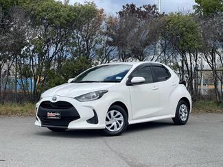 2020 Toyota Yaris - Thumbnail