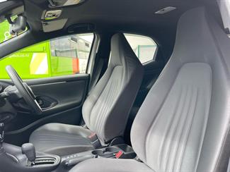 2020 Toyota Yaris - Thumbnail