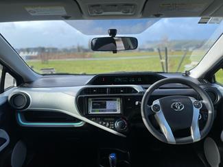 2012 Toyota AQUA - Thumbnail