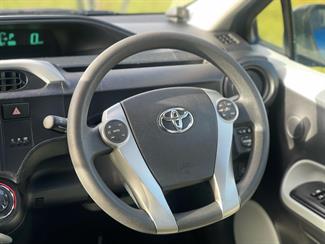 2012 Toyota AQUA - Thumbnail