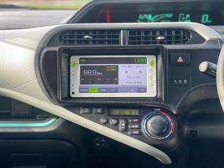 2012 Toyota AQUA - Thumbnail