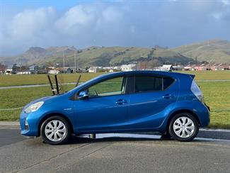 2012 Toyota AQUA - Thumbnail
