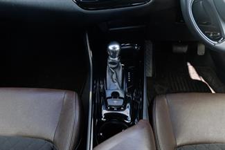 2016 Toyota C-HR - Thumbnail