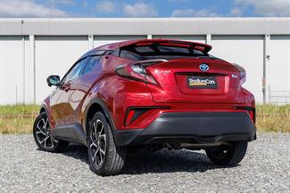 2016 Toyota C-HR - Thumbnail