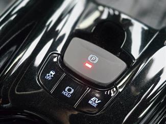 2019 Toyota C-HR - Thumbnail