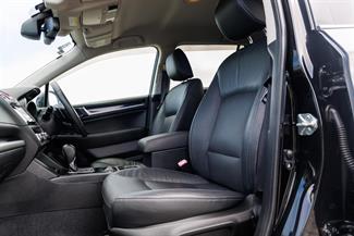 2015 Subaru Outback - Thumbnail