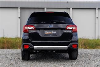 2015 Subaru Outback - Thumbnail