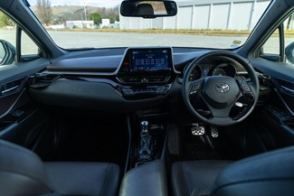 2017 Toyota C-HR - Thumbnail