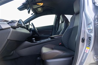 2017 Toyota C-HR - Thumbnail