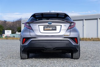 2017 Toyota C-HR - Thumbnail