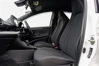 2020 Toyota Yaris - Thumbnail