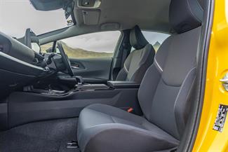 2024 Toyota Prius - Thumbnail