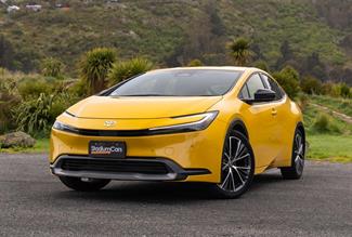 2024 Toyota Prius - Thumbnail