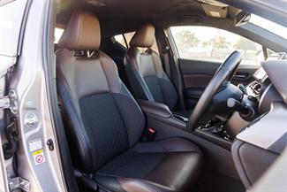 2017 Toyota C-HR - Thumbnail