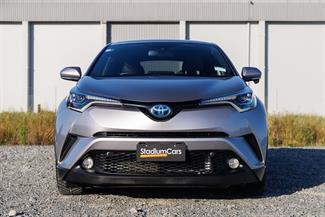 2017 Toyota C-HR - Thumbnail