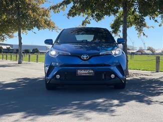 2017 Toyota C-HR - Thumbnail