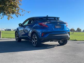 2017 Toyota C-HR - Thumbnail