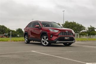 2019 Toyota RAV4 - Thumbnail