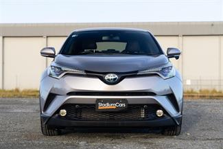 2017 Toyota C-HR - Thumbnail