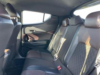 2018 Toyota C-HR - Thumbnail