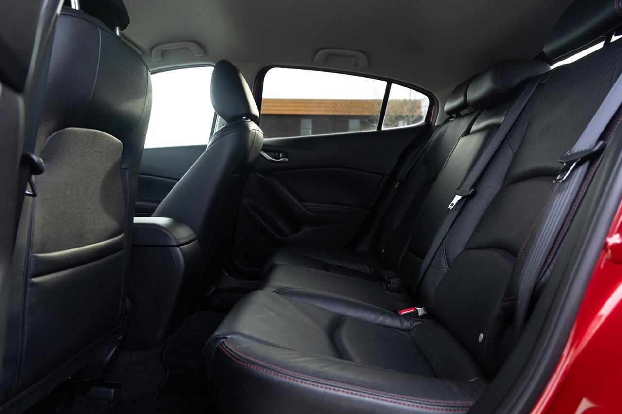 2014 Mazda Axela