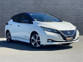 2017 Nissan LEAF - Thumbnail